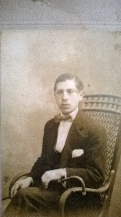 Hijo de Francois - Luis (21 anos)